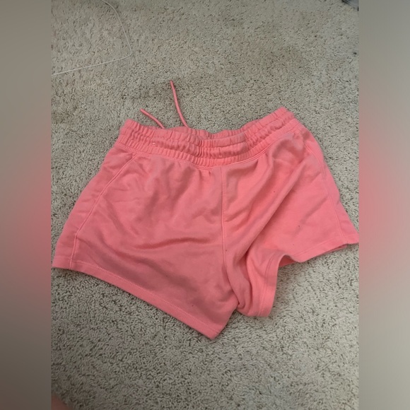 XS women’s pink reebok comfy shorts - Picture 3 of 4
